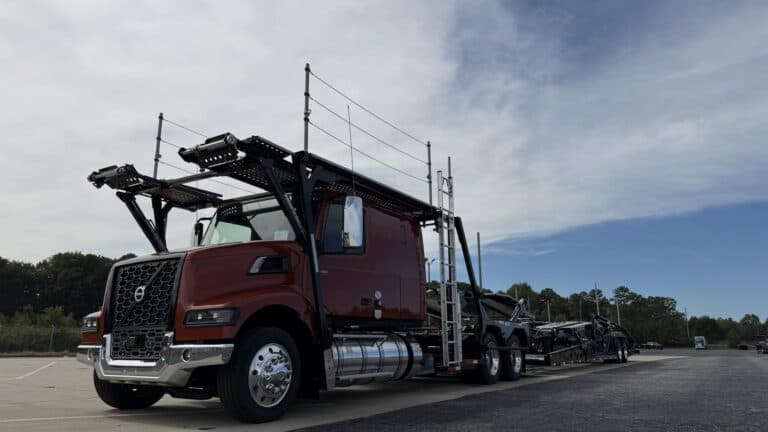 2026 VOLVO VAH64600 ATN3443