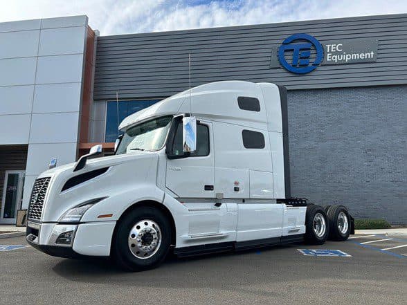 Photo of 2025 VOLVO VNL64T760
